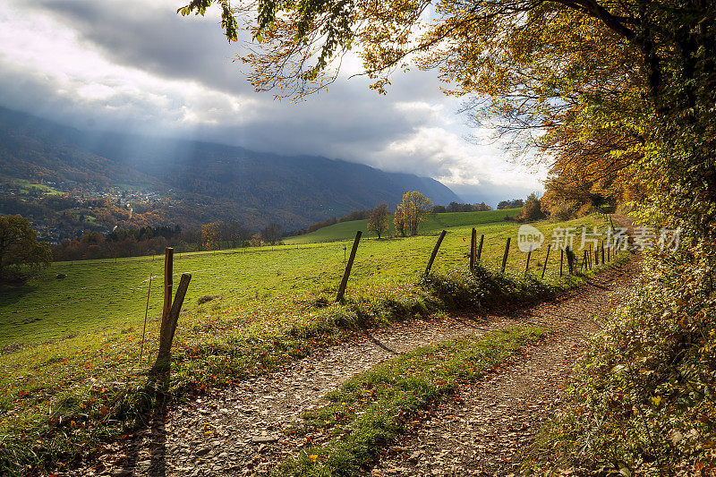 Uriage les Bains, Isère, Rhône-Alpes, France, 20 11 2022 autumn landscape from the crests of Uriage, rural landscape, countryside landscape
